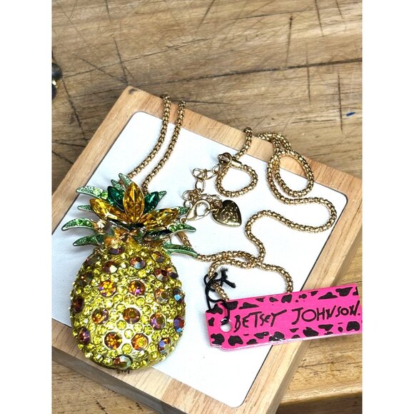 NWT Betsey Johnson Gold-Tone Pineapple Pendant Necklace With Rhinestones Long Ch - Picture 1 of 8